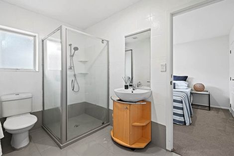 Photo of property in 14 Kinleith Way, Albany, Auckland, 0632