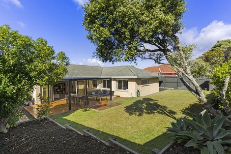 Photo of property in 71 Kath Hopper Drive, Orewa, 0931
