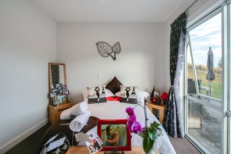 Photo of property in 81 Kent Terrace, Taradale, Napier, 4112