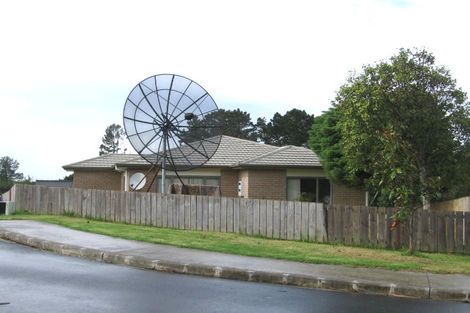 Photo of property in 21 Quincey Place, Massey, Auckland, 0614
