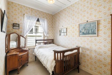 Photo of property in 28 Queens Parade, Devonport, Auckland, 0624