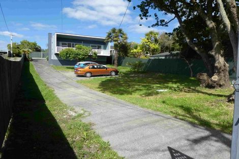 Photo of property in 59 Kaurilands Road, Titirangi, Auckland, 0604