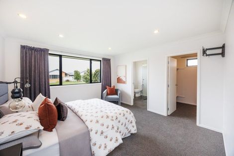 Photo of property in 22 Pegasus Place, Kelvin Grove, Palmerston North, 4414