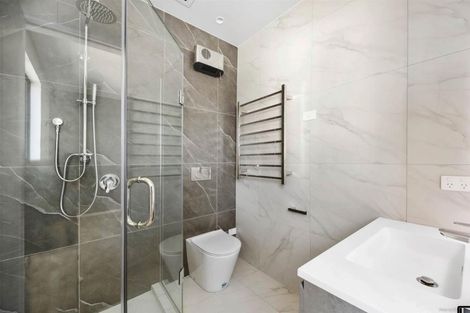 Photo of property in 4b The Parade, Bucklands Beach, Auckland, 2012