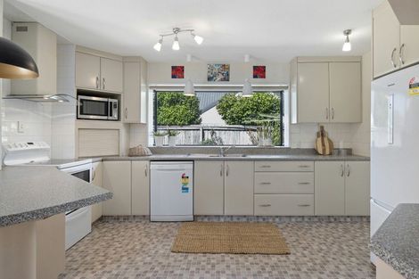 Photo of property in 8 Fuchsia Place, Halswell, Christchurch, 8025