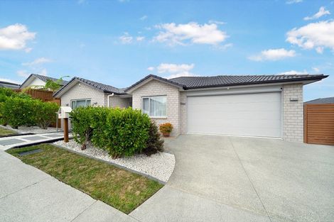 Photo of property in 16 Tararua Street, Massey, Auckland, 0614