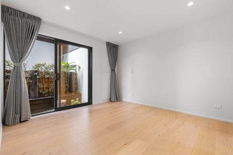 Photo of property in 19 Kinmont Rise, East Tamaki Heights, Auckland, 2016