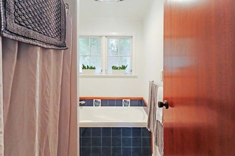 Photo of property in 17 Holmes Grove, Naenae, Lower Hutt, 5011