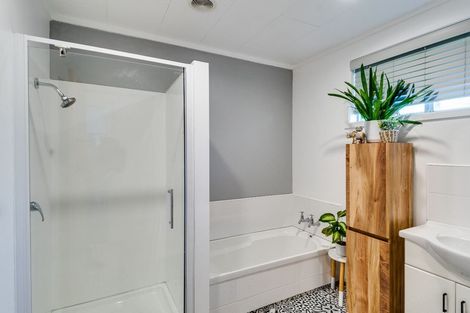 Photo of property in 25 Tauroa Road, Havelock North, 4130