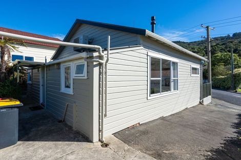 Photo of property in 3 Athol Place, Ravensbourne, Dunedin, 9022