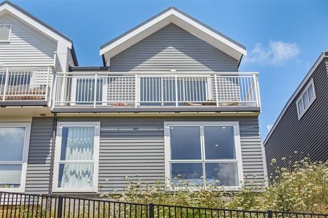 Photo of property in 8 Kopua Place, Whitby, Porirua, 5024