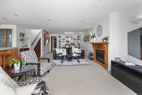 Photo of property in 353 Karaka Bay Road, Karaka Bays, Wellington, 6022