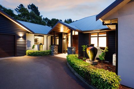 Photo of property in 7 Titirangi Drive, Fitzherbert, Palmerston North, 4471