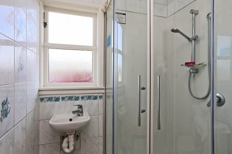 Photo of property in 5 Kelvin Road, Maraenui, Napier, 4110