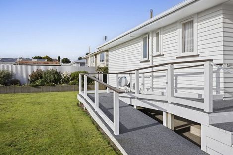 Photo of property in 42 Reid Avenue, Hawera, 4610