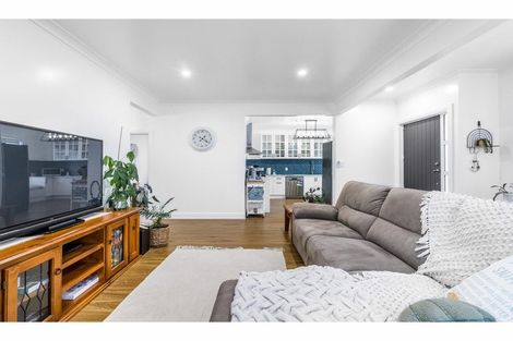 Photo of property in 28 Ocean Beach Road, Bluff, 9814