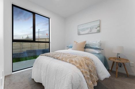 Photo of property in 18 Papai Lane, Massey, Auckland, 0614