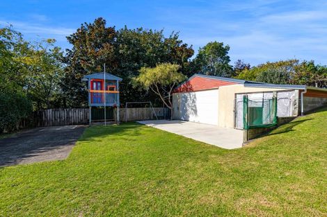 Photo of property in 66 Karina Road, Merrilands, New Plymouth, 4312