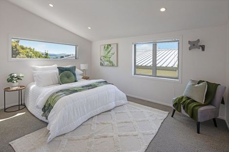 Photo of property in 61u8 Black Rock Road, Newlands, Wellington, 6037