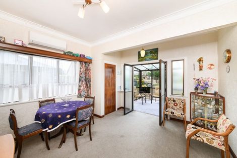 Photo of property in 25 Puriri Terrace, Roslyn, Palmerston North, 4414