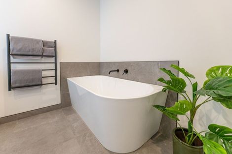 Photo of property in 35 Ashford Avenue, Hokowhitu, Palmerston North, 4410