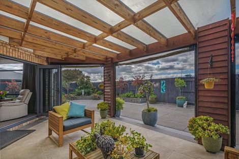 Photo of property in 8 Crabapple Close, Milson, Palmerston North, 4414