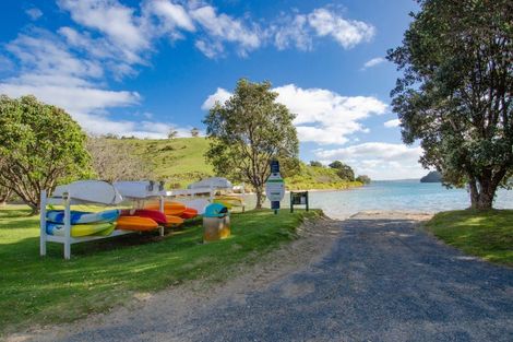 Photo of property in 10 Kookaburra Drive, Tawharanui Peninsula, Matakana, 0986