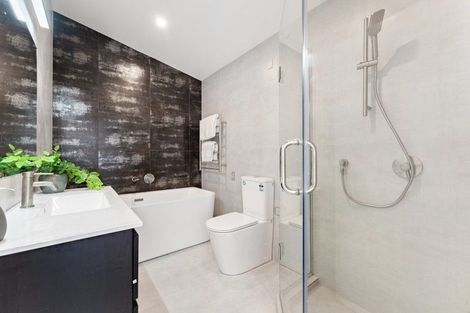 Photo of property in 122 Archibald Road, Kelston, Auckland, 0602