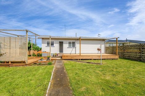 Photo of property in 2 Bone Crescent, Hawera, 4610