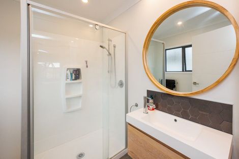 Photo of property in 13 Oxnam Place, Foxton Beach, Foxton, 4815