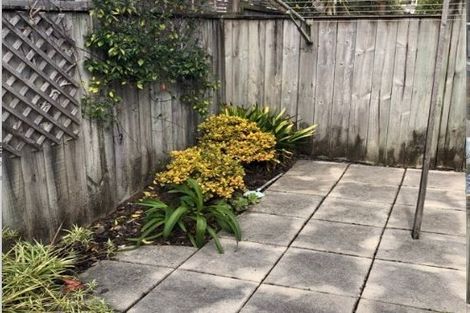 Photo of property in 3/57 Gladstone Road, Northcote, Auckland, 0627