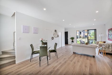 Photo of property in 73 Papatupu Way, Kumeu, 0810