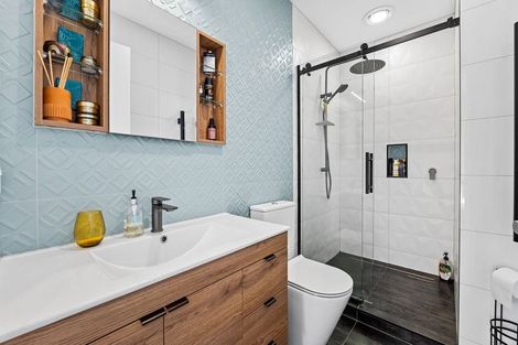 Photo of property in 482 Devon Street East, Strandon, New Plymouth, 4312