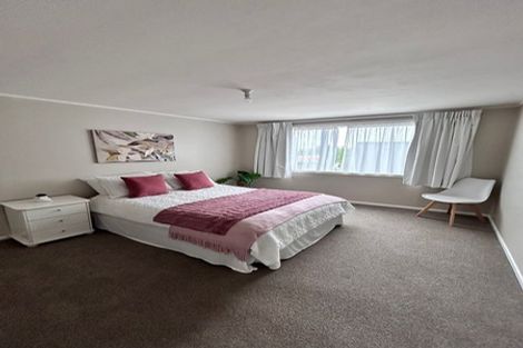 Photo of property in 15f1 Bloomsbury Grove, Newlands, Wellington, 6037