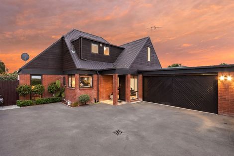 Photo of property in 16 Coniston Avenue, Ilam, Christchurch, 8041