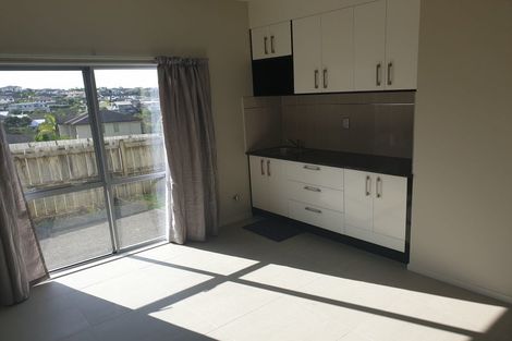 Photo of property in 36 Borneo Drive, Fairview Heights, Auckland, 0632