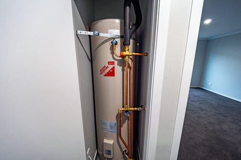 Photo of property in 8 Koru Loop, Paraparaumu, 5032