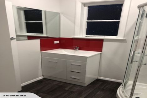 Photo of property in 33 Hindmarsh Street, Johnsonville, Wellington, 6037