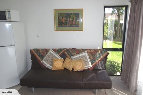 Photo of property in 3 Nadine Place, Mangere Bridge, Auckland, 2022