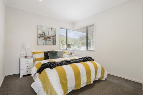 Photo of property in 20 Moyrus Crescent, East Tamaki Heights, Auckland, 2016
