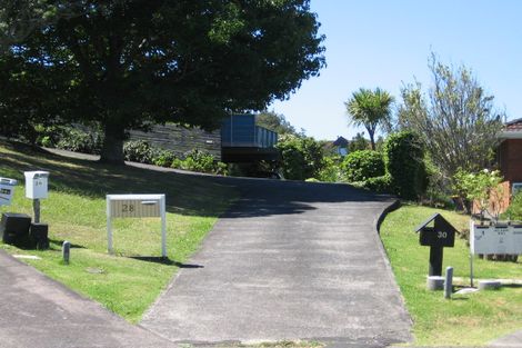 Photo of property in 28 Wernham Place, Northcote, Auckland, 0626