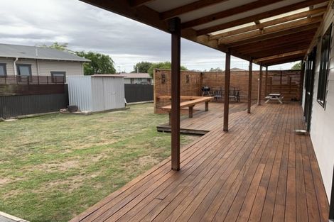 Photo of property in 8 Porritt Place, Waipukurau, 4200