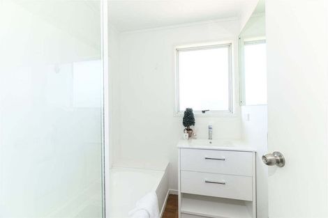Photo of property in 380 East Coast Road, Sunnynook, Auckland, 0630