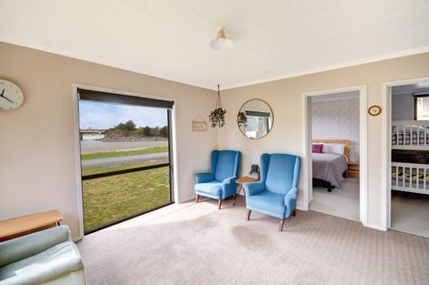 Photo of property in 25 Riverside Road, Taieri Mouth, 9091
