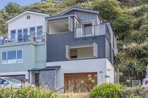 Photo of property in 441 The Esplanade, Island Bay, Wellington, 6023