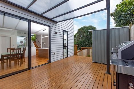 Photo of property in 28d Edmonton Road, Henderson, Auckland, 0612
