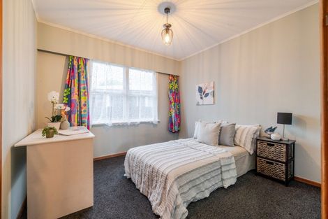 Photo of property in 86 Wikiriwhi Crescent, Awapuni, Palmerston North, 4412