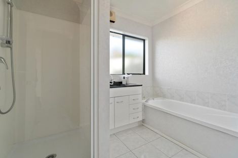 Photo of property in 30 Millstream Drive, Henderson, Auckland, 0610