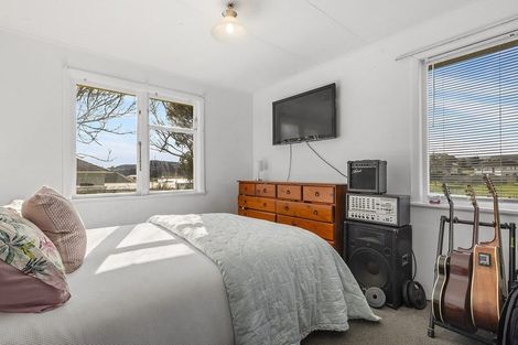 Photo of property in 69 Warspite Avenue, Cannons Creek, Porirua, 5024