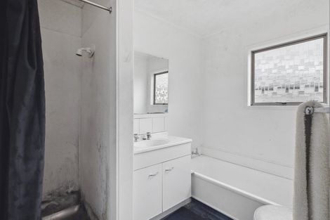 Photo of property in 2 Trounson Avenue, Clendon Park, Auckland, 2103